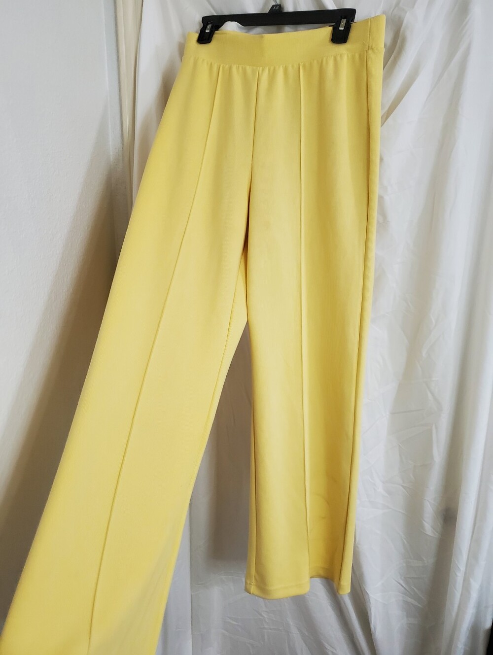 Express lemon yellow jet set wrinkle free high waist ankle pants size Medium new